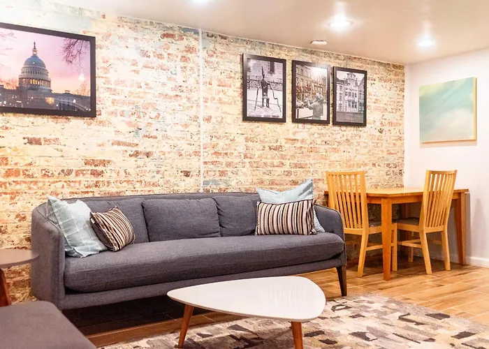 Centrally Located Dc Apt Bloomingdale