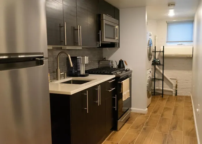Centrally Located Dc Apt Bloomingdale
