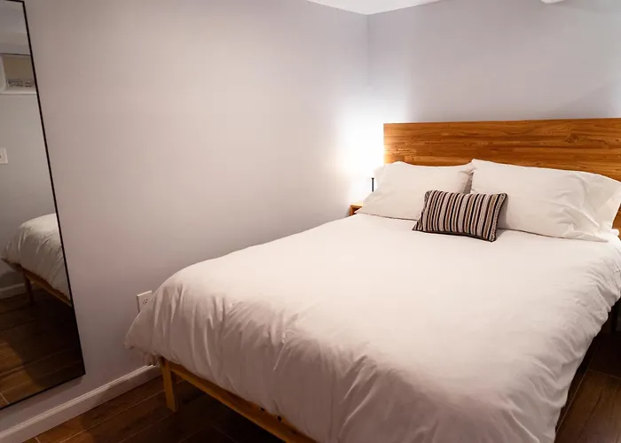 Centrally Located Dc Apt Bloomingdale